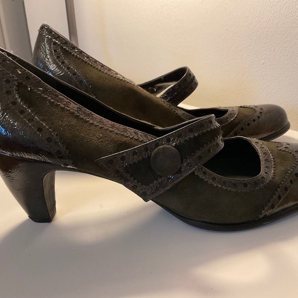 Kathryn Kerrigan Olive Green Suede & Patent Leather Retro 3” Heels EU 44
